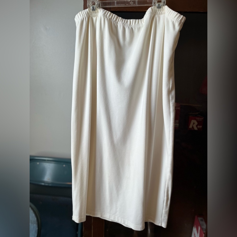 Nuggles White Women's Skirt